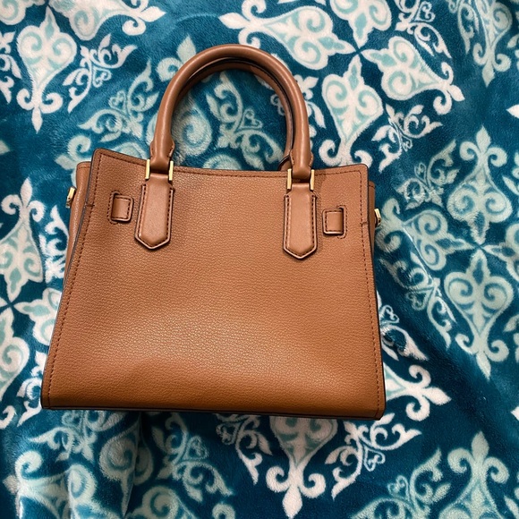 Michael Kors Hamilton Handbag. - Picture 8 of 8